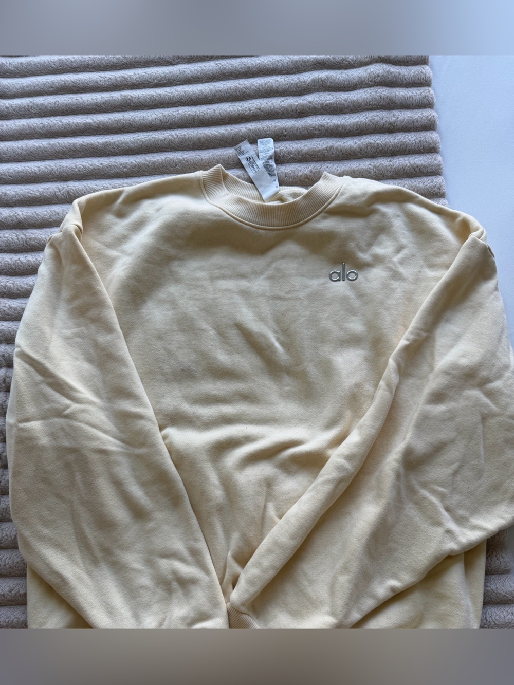 ALO yoga sweatshirt accolade candlelight yellow